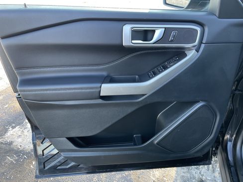 Used 2023 Ford Explorer XLT w/ Equipment Group 202A image 12