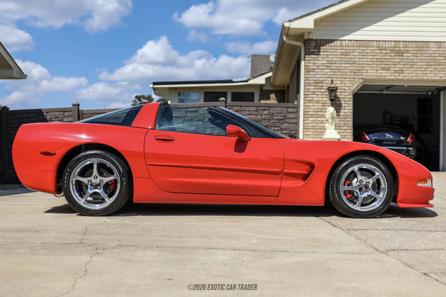 Used 2003 Chevrolet Corvette Coupe w/ Preferred Equipment Group RWD image 8