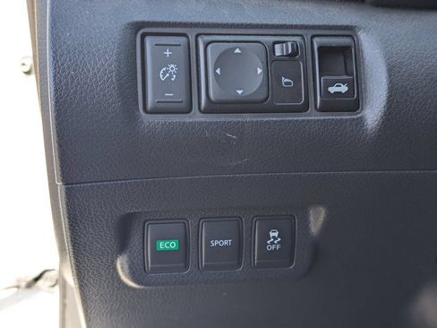 Used 2014 Nissan Sentra SR FWD image 24