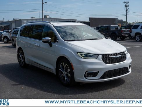 New 2026 Chrysler Pacifica Pinnacle image 8