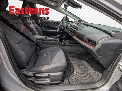 Used 2025 Toyota Prius Plug-In Hybrid image 21