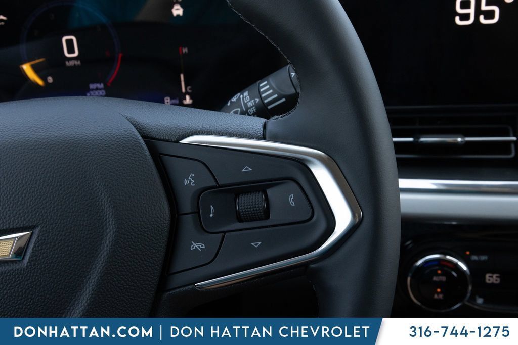 New 2026 Chevrolet Trax LT w/ Driver Confidence Package FWD image 8