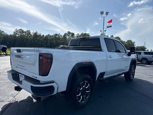 Used 2024 GMC Sierra 2500 AT4 w/ AT4 Premium Plus Package AWD/4WD image 3