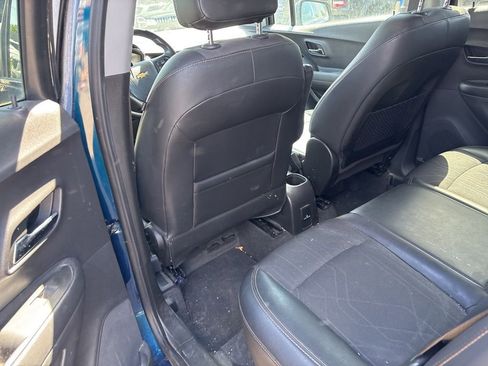 Used 2020 Chevrolet Trax LT w/ LT Convenience Package FWD image 23