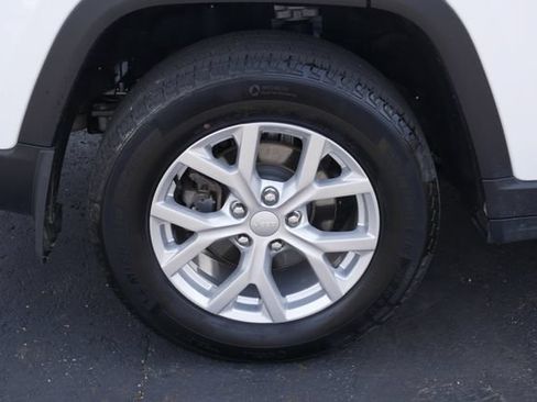 Used 2023 Jeep Grand Cherokee Limited AWD/4WD image 8