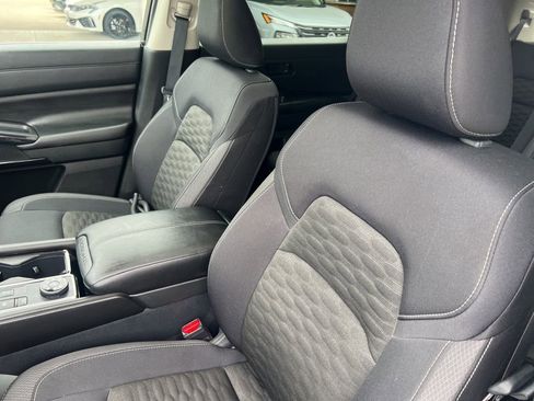 Certified 2024 Nissan Pathfinder SV w/ SV Premium Package AWD/4WD image 5