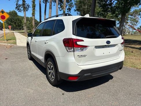 Used 2023 Subaru Forester Premium AWD/4WD image 5