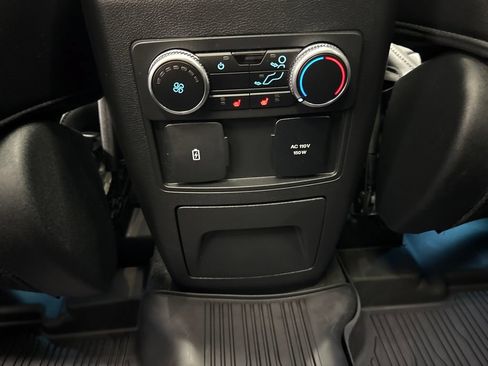 Used 2023 Ford Explorer Limited w/ Limited Technology Package AWD/4WD image 37