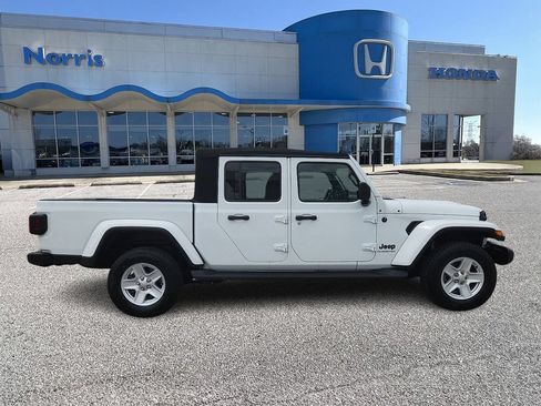Used 2022 Jeep Gladiator Sport AWD/4WD image 5
