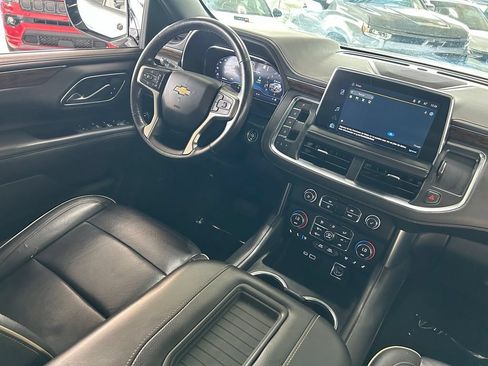Used 2022 Chevrolet Tahoe Premier w/ Premium Package 2 RWD image 9