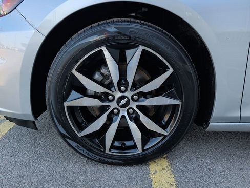 Used 2018 Chevrolet Malibu LT image 4