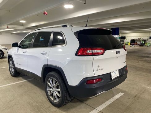 Used 2018 Jeep Cherokee Limited AWD/4WD image 3
