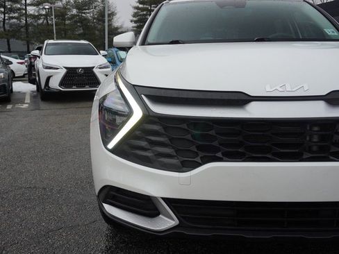 Used 2023 Kia Sportage LX image 11