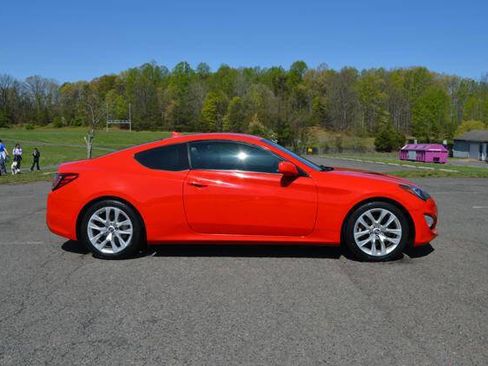 Used 2014 Hyundai Genesis 2.0T image 4