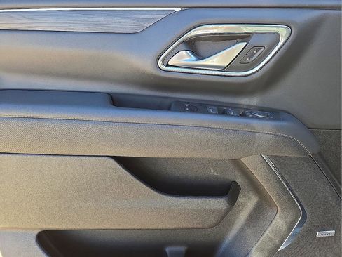 Used 2022 GMC Yukon SLT w/ SLT Premium Package image 22