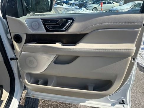 Used 2020 Lincoln Navigator Reserve w/ Luxury Package image 12