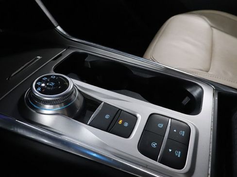 Used 2020 Ford Explorer Limited image 16