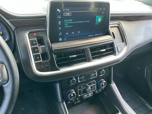 Used 2023 Chevrolet Suburban Premier image 16