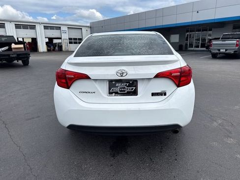 Used 2018 Toyota Corolla SE FWD image 4