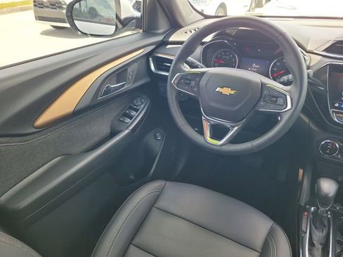 Certified 2023 Chevrolet TrailBlazer ACTIV w/ Sun and Liftgate Package FWD image 12