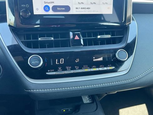 Used 2025 Toyota Corolla SE w/ SE Package FWD image 15