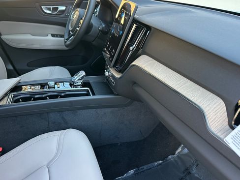 New 2026 Volvo XC60 B5 Plus w/ Climate Package AWD/4WD image 12