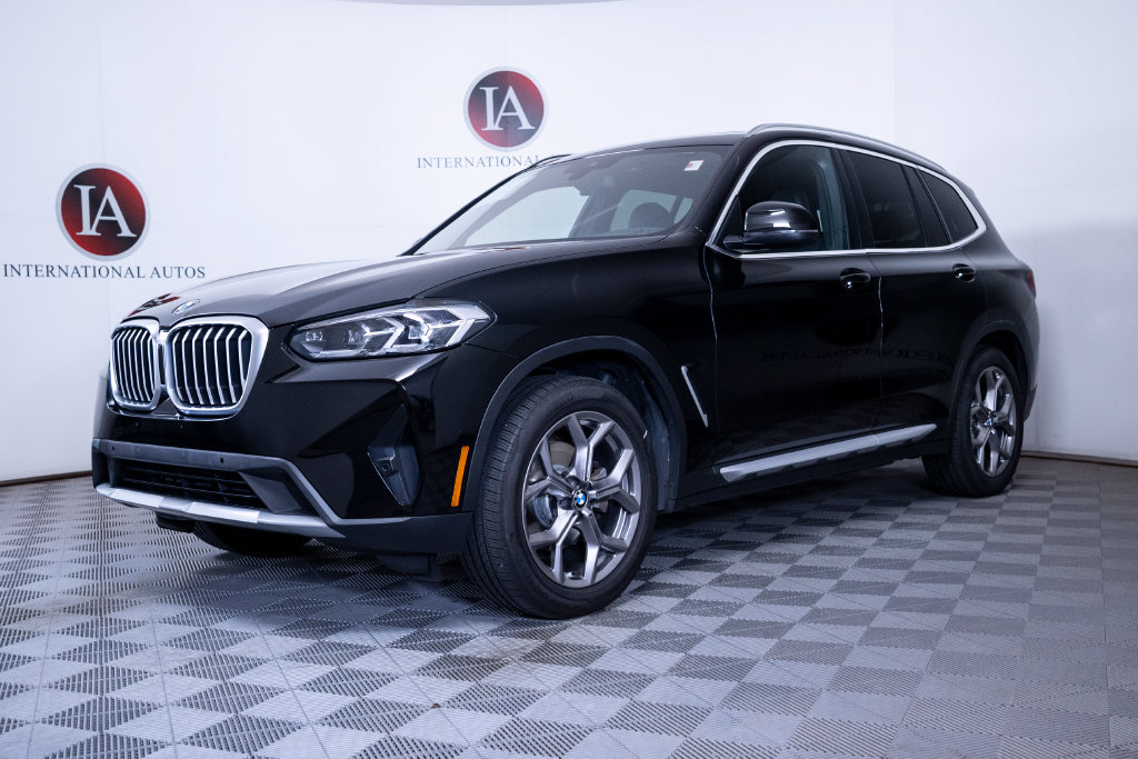 Used 2022 BMW X3 xDrive30i w/ Premium Package 2 (ZPA) AWD/4WD image 3