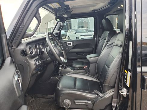 Used 2023 Jeep Wrangler Unlimited Sahara w/ Cold Weather Group AWD/4WD image 15