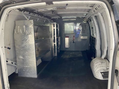 Used 2013 Chevrolet Express 1500 RWD image 13