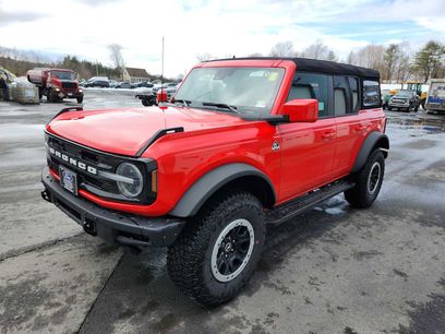 New 2024 Ford Bronco Outer Banks w/ Sasquatch Package