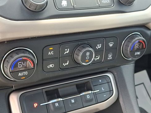 Used 2022 GMC Acadia Denali AWD/4WD image 16