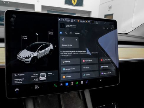 Used 2021 Tesla Model Y Long Range AWD/4WD image 35