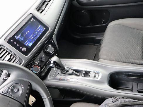 Certified 2021 Honda HR-V Sport image 18