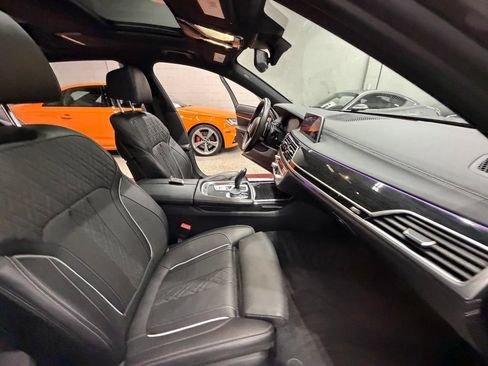 Used 2020 BMW 750i xDrive w/ Luxury Rear Seating Package AWD/4WD image 56