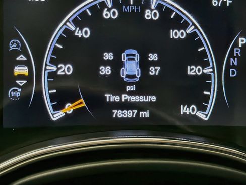 Used 2018 Jeep Grand Cherokee Altitude RWD image 8