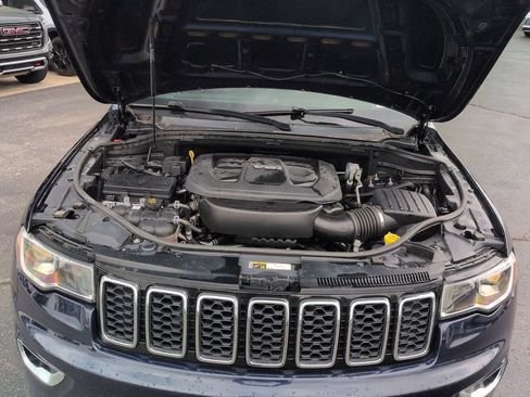 Used 2017 Jeep Grand Cherokee Limited AWD/4WD image 17