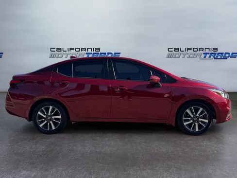 Used 2021 Nissan Versa SV image 4