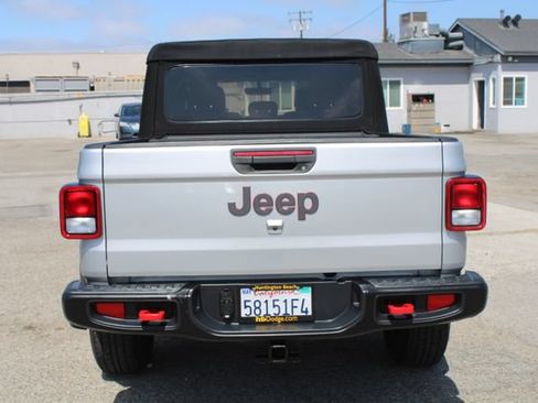 Used 2023 Jeep Gladiator Rubicon w/ Trailer Tow Package AWD/4WD image 5