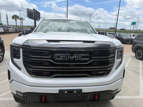 Used 2022 GMC Sierra 1500 AT4 w/ AT4 Premium Package AWD/4WD image 2