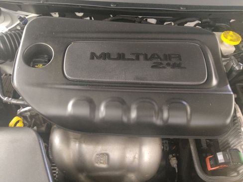 Used 2019 Jeep Cherokee Latitude w/ Popular Appearance Group AWD/4WD image 30