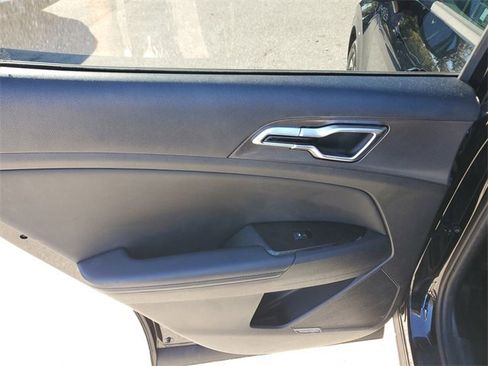 Certified 2023 Kia Sportage SX image 9