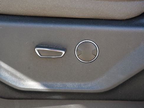 Used 2017 Ford F250 XLT w/ XLT Premium Package image 16