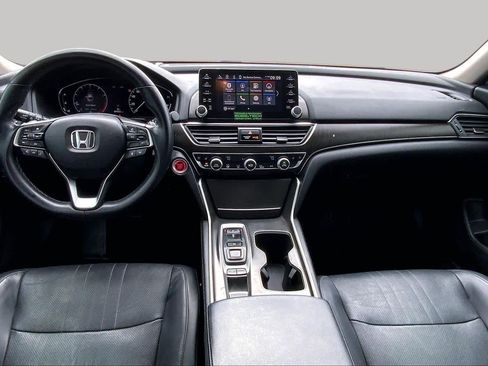 Used 2018 Honda Accord Touring image 15