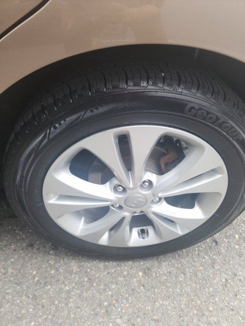 Used 2015 Kia Soul + w/ Primo Package FWD image 8