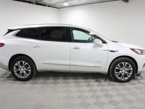 Used 2019 Buick Enclave Avenir w/ Avenir Technology Package FWD image 29