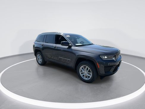 New 2025 Jeep Grand Cherokee Laredo X image 25
