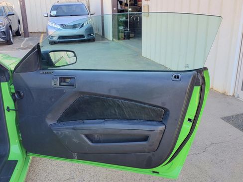 Used 2013 Ford Mustang Convertible RWD image 28