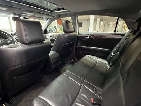 Used 2012 Toyota Avalon Limited image 22