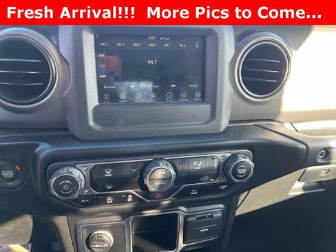 Used 2022 Jeep Wrangler Unlimited Willys image 11