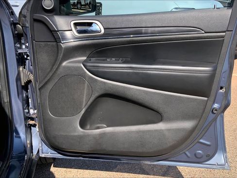Used 2020 Jeep Grand Cherokee Limited image 23
